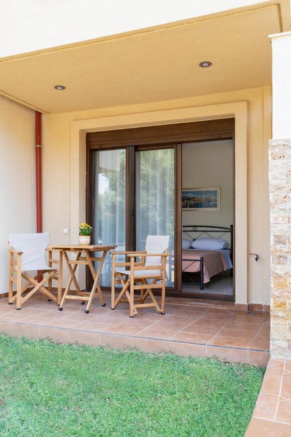 Alexandros Maisonettes 네아 모우다니아 외부 사진